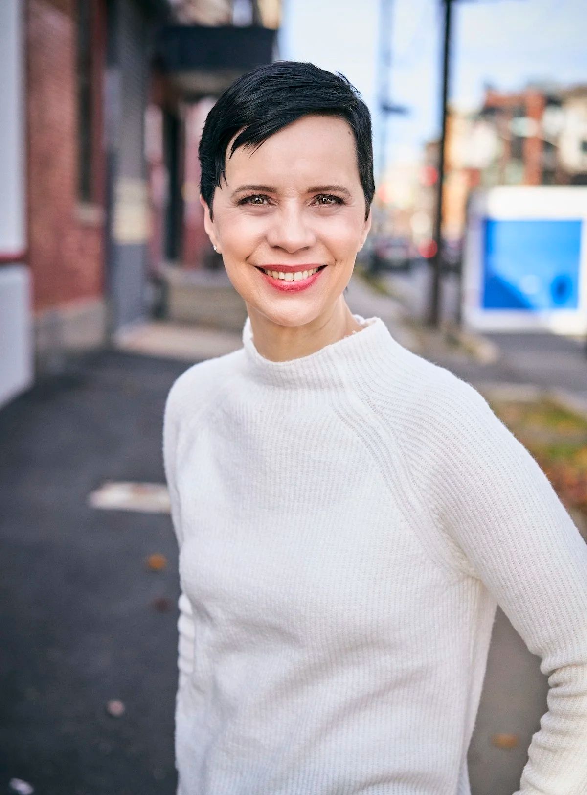 Personal branding photograph of Ana Melikian, Speaker & podcast host