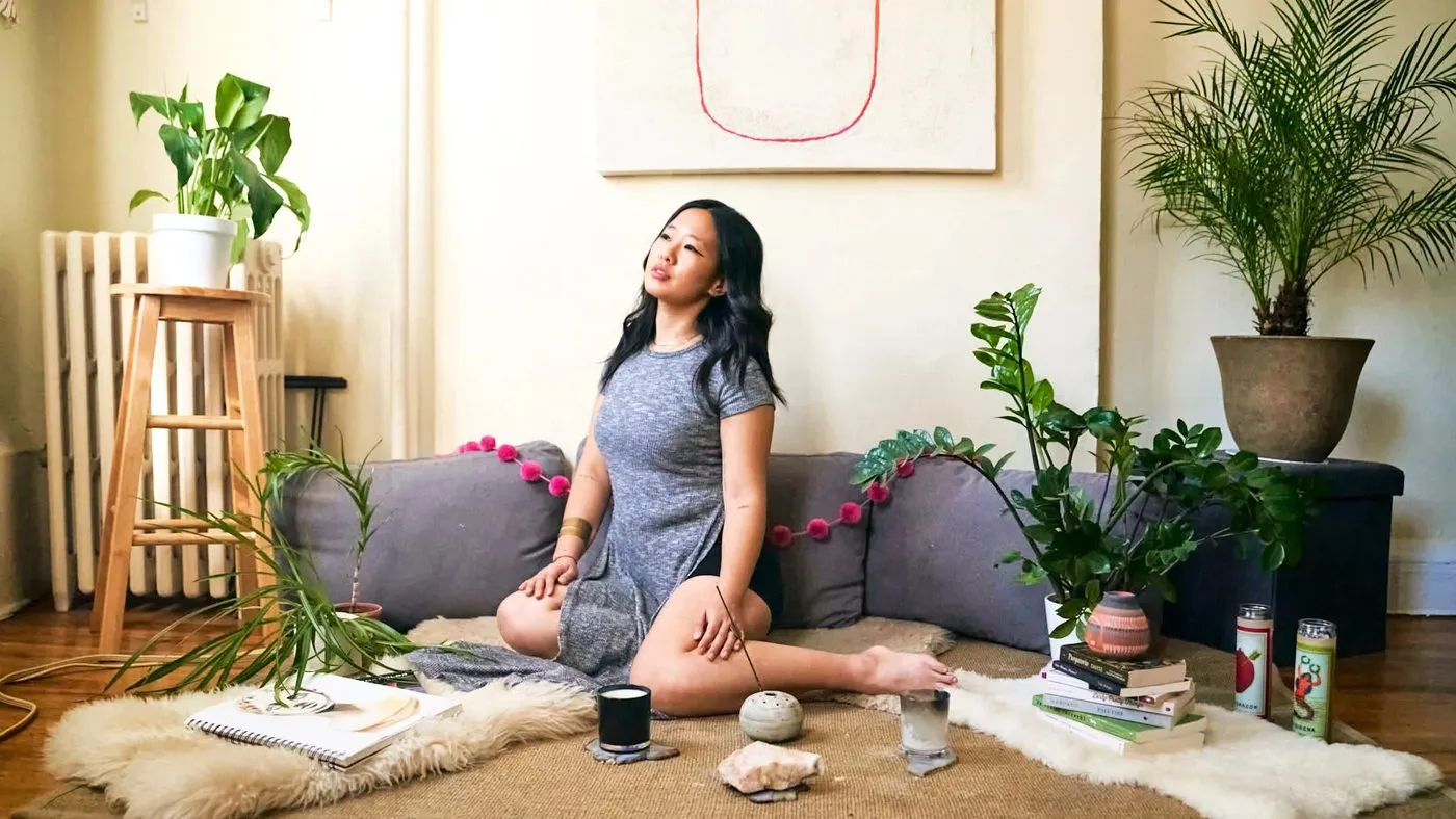 We created a set for Sophia that captured her current life; including all of her favorite items in her home: candles, books, plants and artwork.